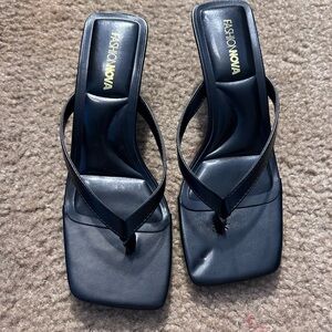 Fashion Nova Women's Dark Sandals